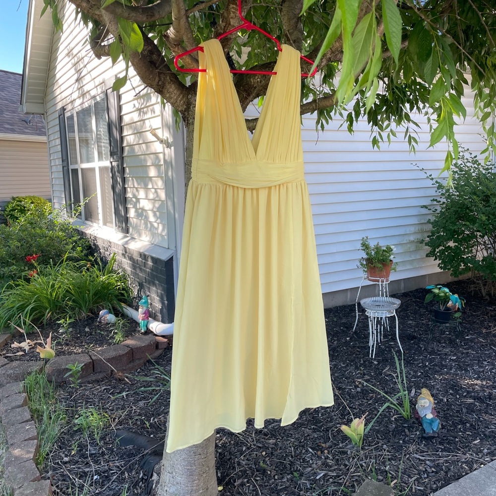 Sunshine yellow lulus mid-rise desk